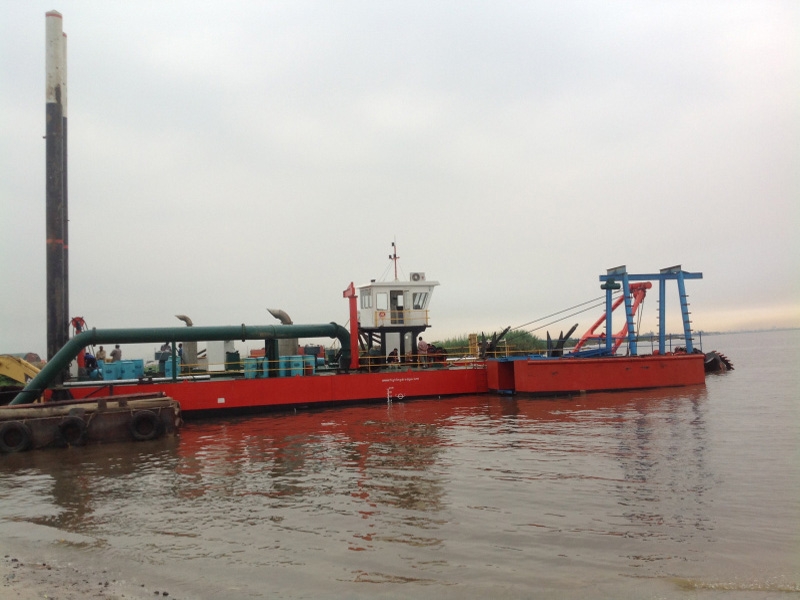 Cutter suction dredger